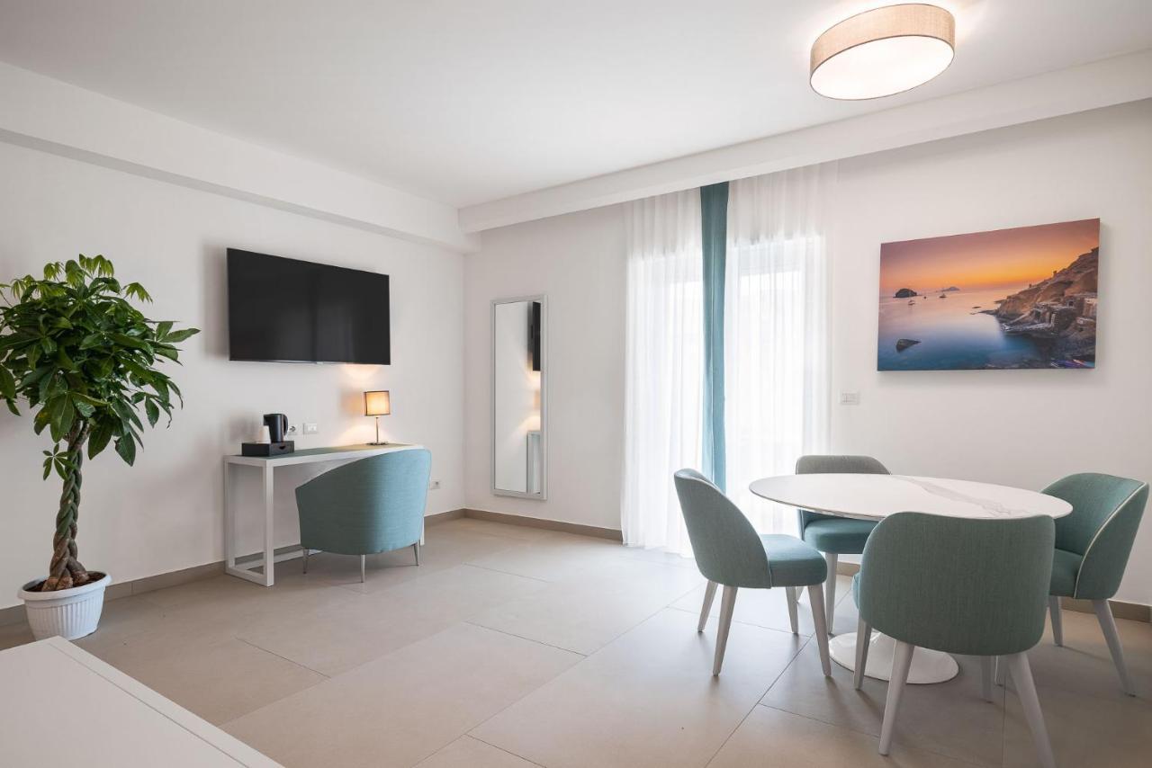 Seaside Hotel Capo d'Orlando Bagian luar foto